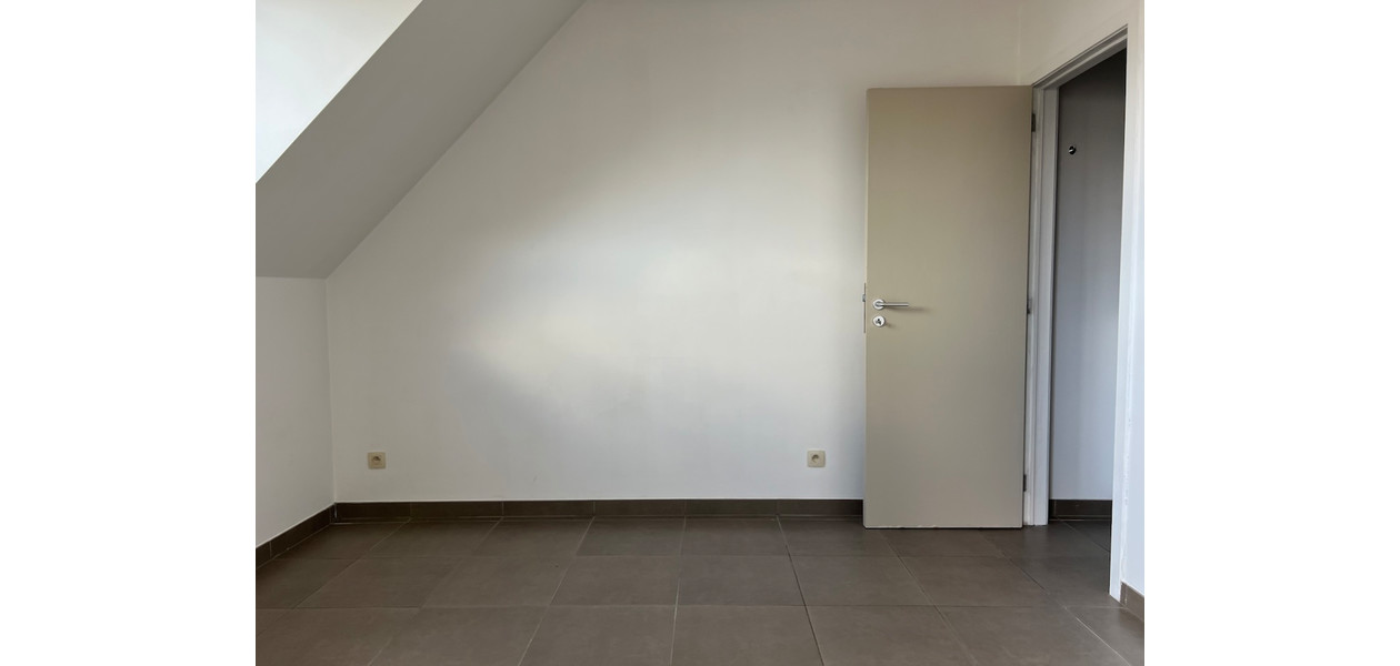 APPARTEMENT BIEN SITUÉE, 1 CHAMBRE - TERRASSE. IDÉAL DÉMARREUR OU INVESTISSEMENT .