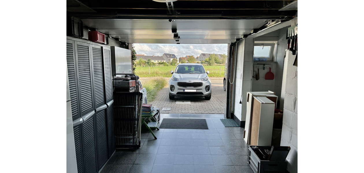 INSTAPKLARE HOB, 4 SLAAPKAMERS , TUIN , GARAGE