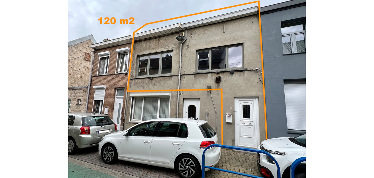 TE RENOVEREN DUPLEX APPARTEMENT. VOLLEDIG GESTRIPT