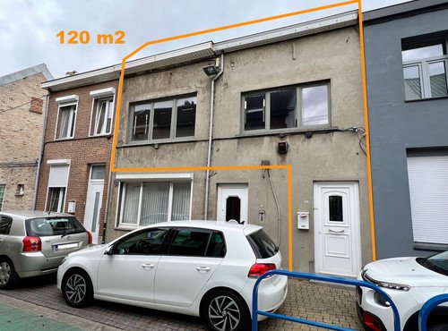 TE RENOVEREN DUPLEX APPARTEMENT. VOLLEDIG GESTRIPT