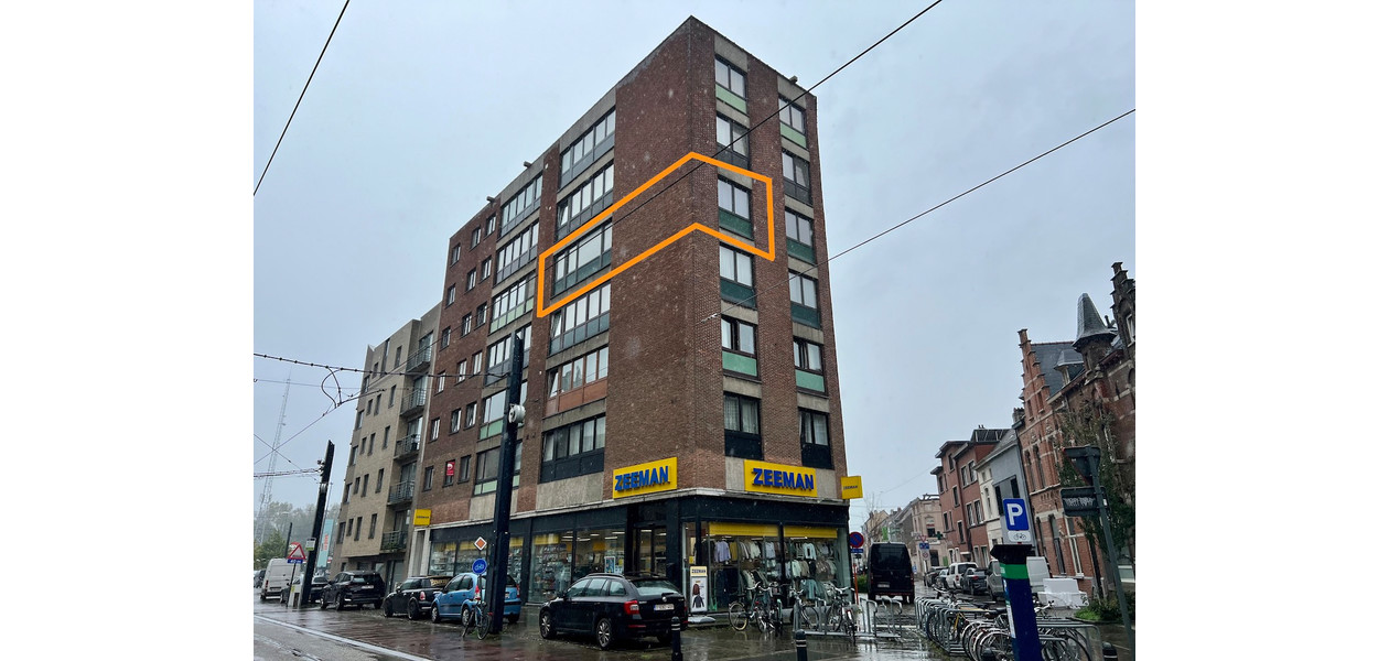 VERNIEUWD RUIM APPARTEMENT NABIJ CENTRUM GENT - 2 SLAAPKAMERS