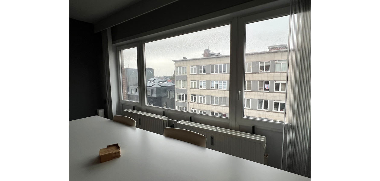 VERNIEUWD RUIM APPARTEMENT NABIJ CENTRUM GENT - 2 SLAAPKAMERS