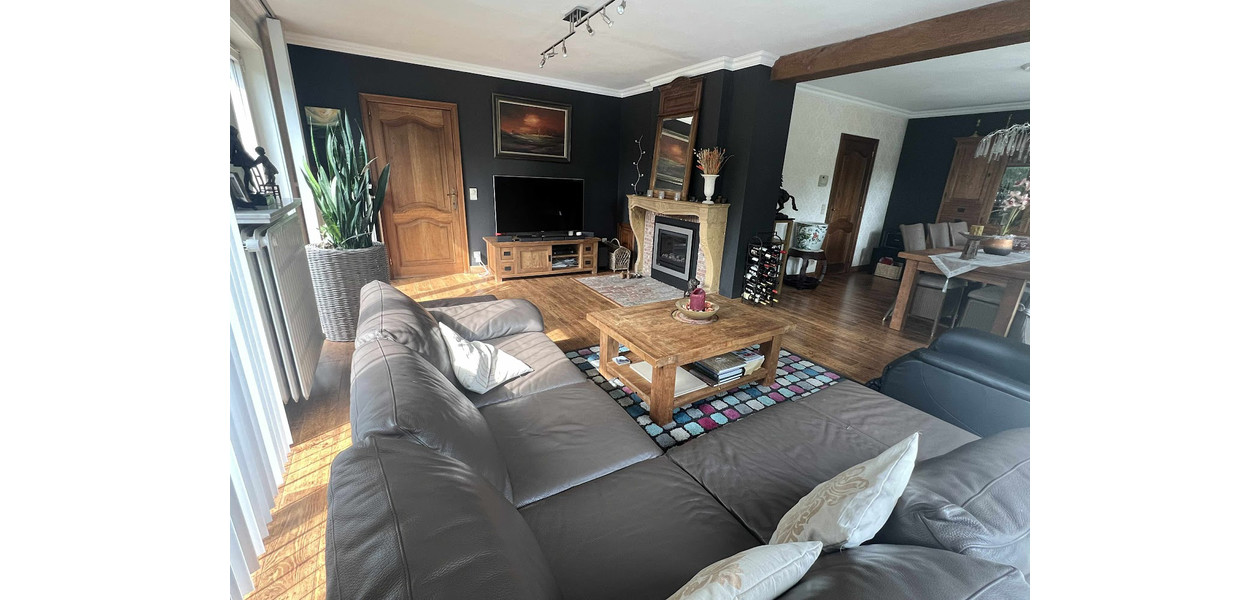 UNIEK GELEGEN VILLA OP CA 9 ARE, 4 SLAAPKAMERS - GARAGE - UITERST RUSTIG GELEGEN