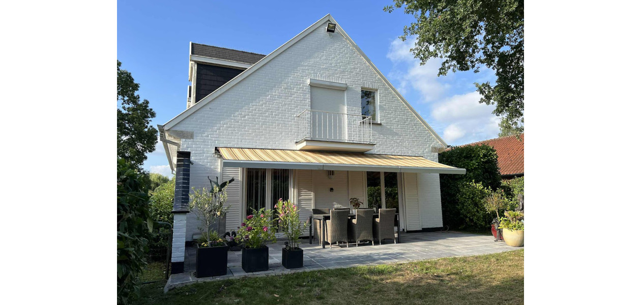 UNIEK GELEGEN VILLA OP CA 9 ARE, 4 SLAAPKAMERS - GARAGE - UITERST RUSTIG GELEGEN
