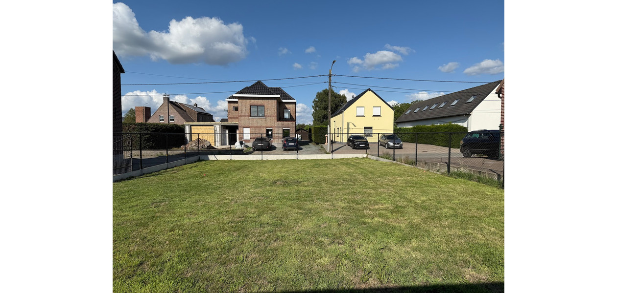 UNIEK TE RENOVEREN LANDHUIS MET ONEINDIGE MOGELIJKHEDEN