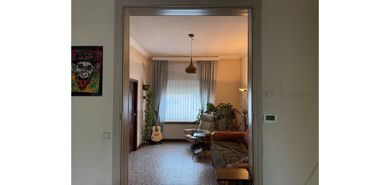 RUIME TE RENOVEREN STIJLVOLLE WONING MET IMMENSE TUIN, GARAGE