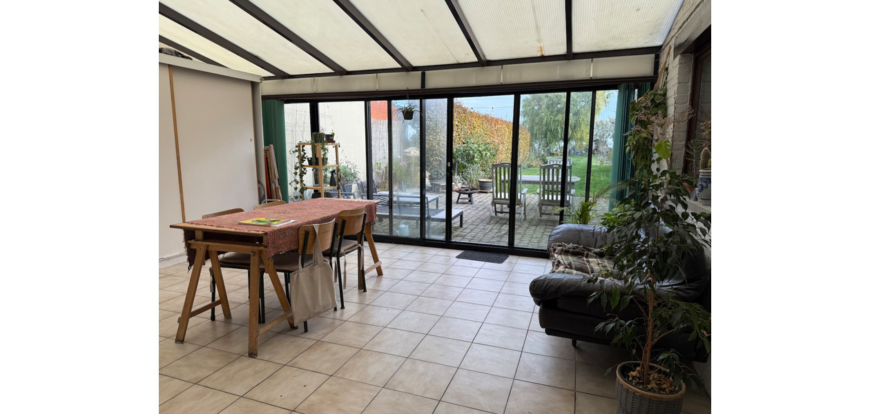 RUIME TE RENOVEREN STIJLVOLLE WONING MET IMMENSE TUIN, GARAGE