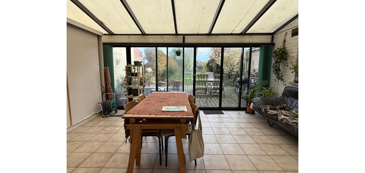 RUIME TE RENOVEREN STIJLVOLLE WONING MET IMMENSE TUIN, GARAGE