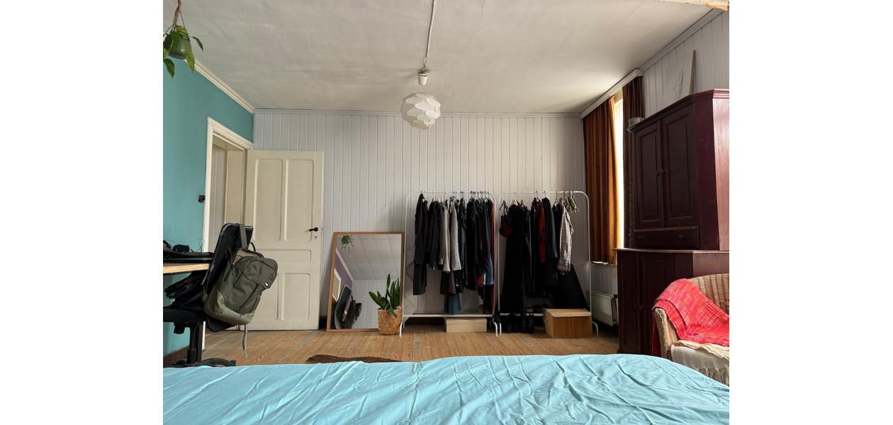 RUIME TE RENOVEREN STIJLVOLLE WONING MET IMMENSE TUIN, GARAGE