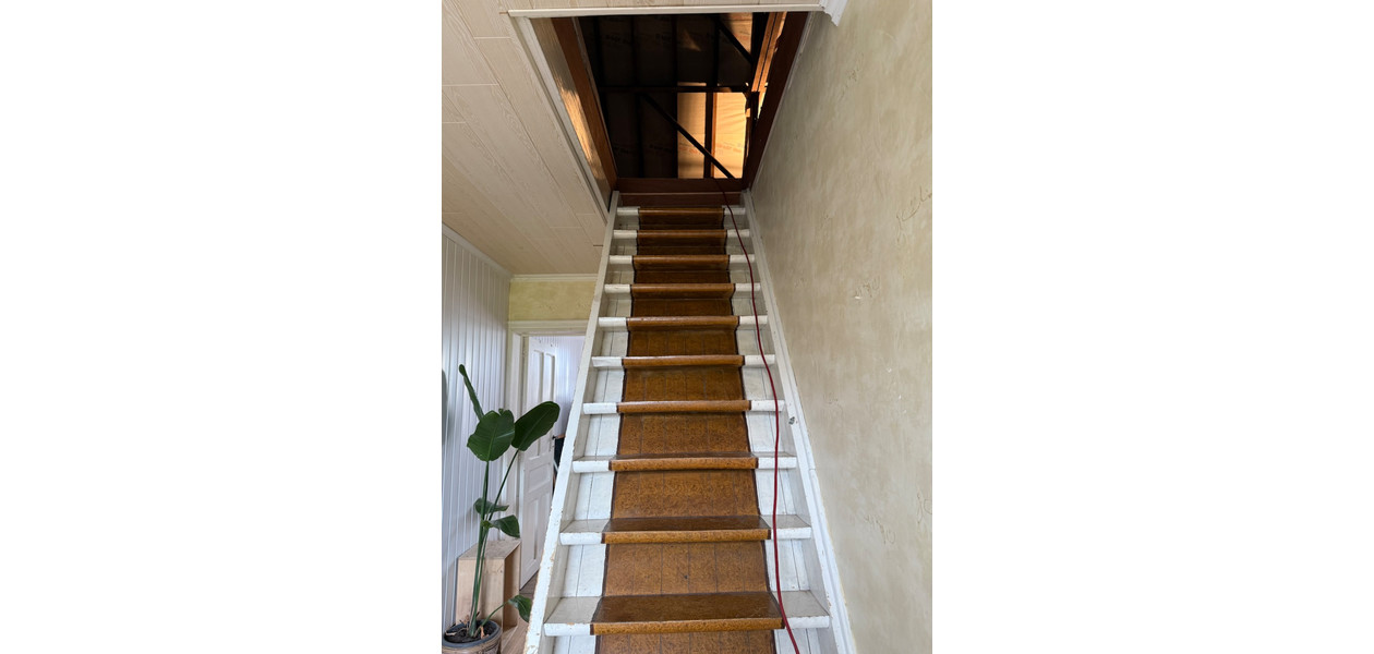 RUIME TE RENOVEREN STIJLVOLLE WONING MET IMMENSE TUIN, GARAGE