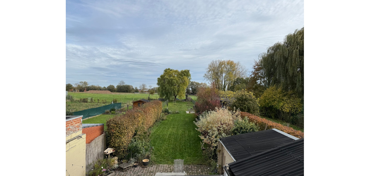 RUIME TE RENOVEREN STIJLVOLLE WONING MET IMMENSE TUIN, GARAGE