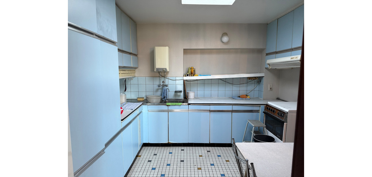 HEEL RUIME GEZINSWONING  IN VOLLE CENTRUM. TUIN & GARAGE