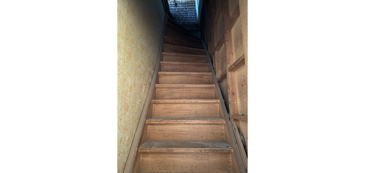 HEEL RUIME GEZINSWONING  IN VOLLE CENTRUM. TUIN & GARAGE