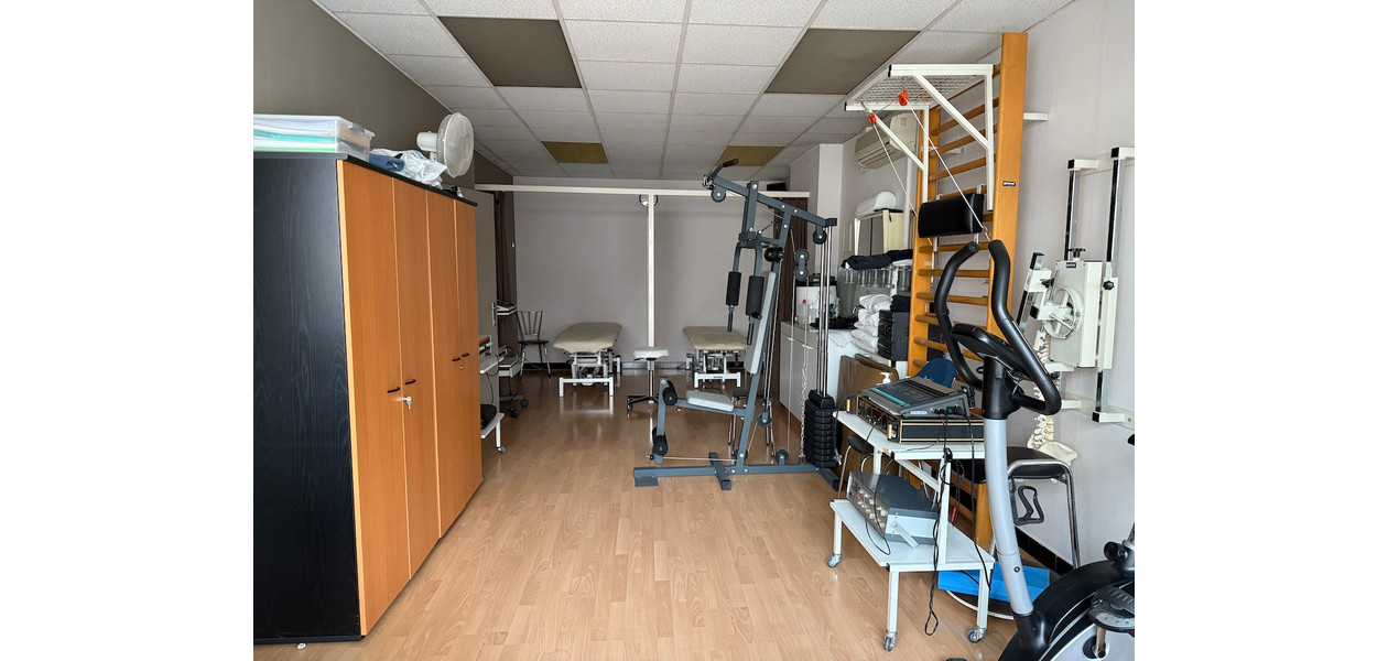 HEEL RUIME GEZINSWONING  IN VOLLE CENTRUM. TUIN & GARAGE