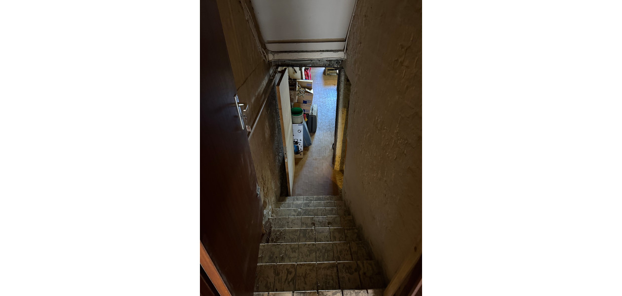 HEEL RUIME GEZINSWONING  IN VOLLE CENTRUM. TUIN & GARAGE