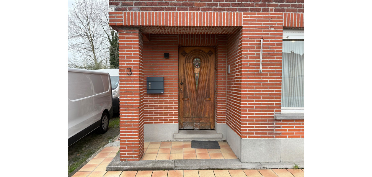 HALF OPEN BEBOUWING OP 530 M2 - 3 SLPKMRS - TUIN - GARAGE