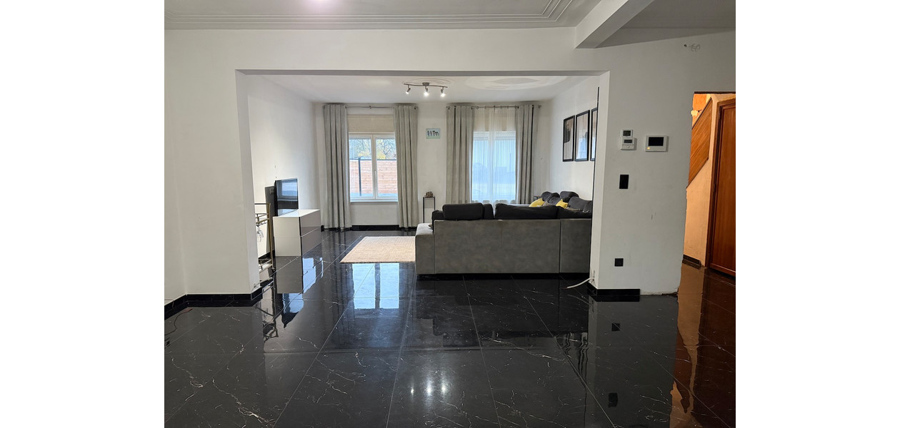 HALF OPEN BEBOUWING OP 530 M2 - 3 SLPKMRS - TUIN - GARAGE