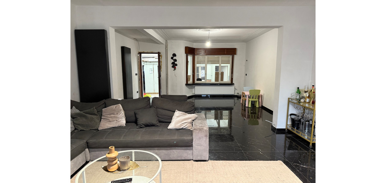 HALF OPEN BEBOUWING OP 530 M2 - 3 SLPKMRS - TUIN - GARAGE