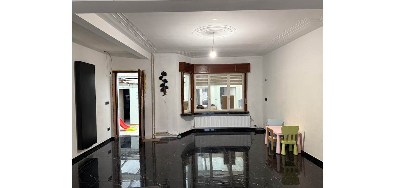 HALF OPEN BEBOUWING OP 530 M2 - 3 SLPKMRS - TUIN - GARAGE