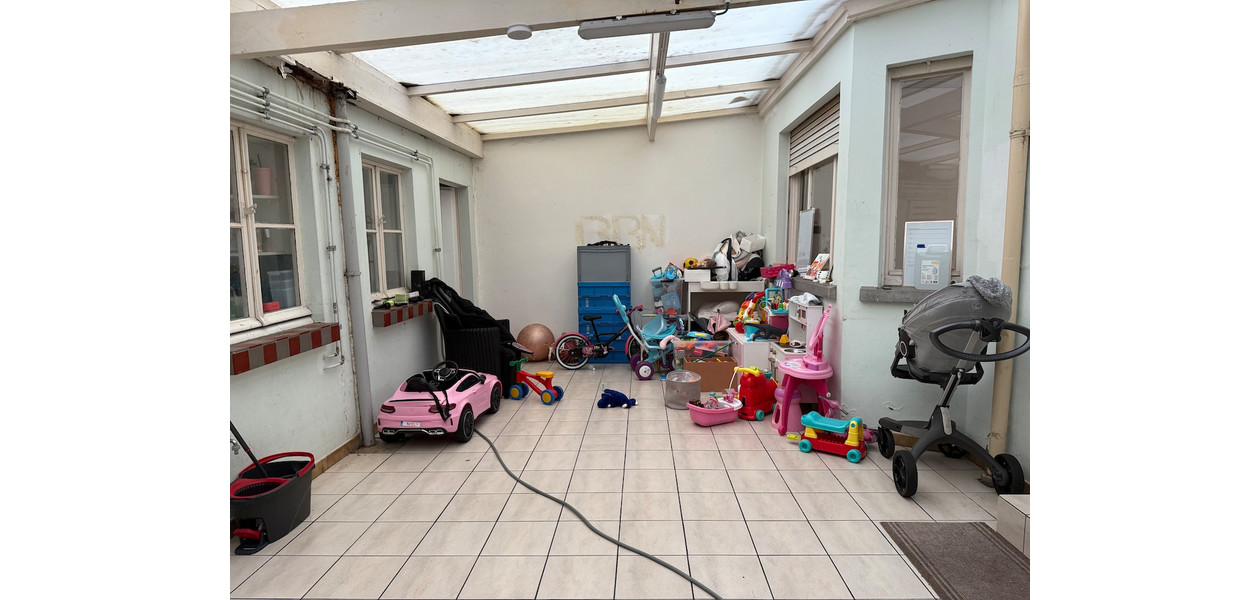 HALF OPEN BEBOUWING OP 530 M2 - 3 SLPKMRS - TUIN - GARAGE