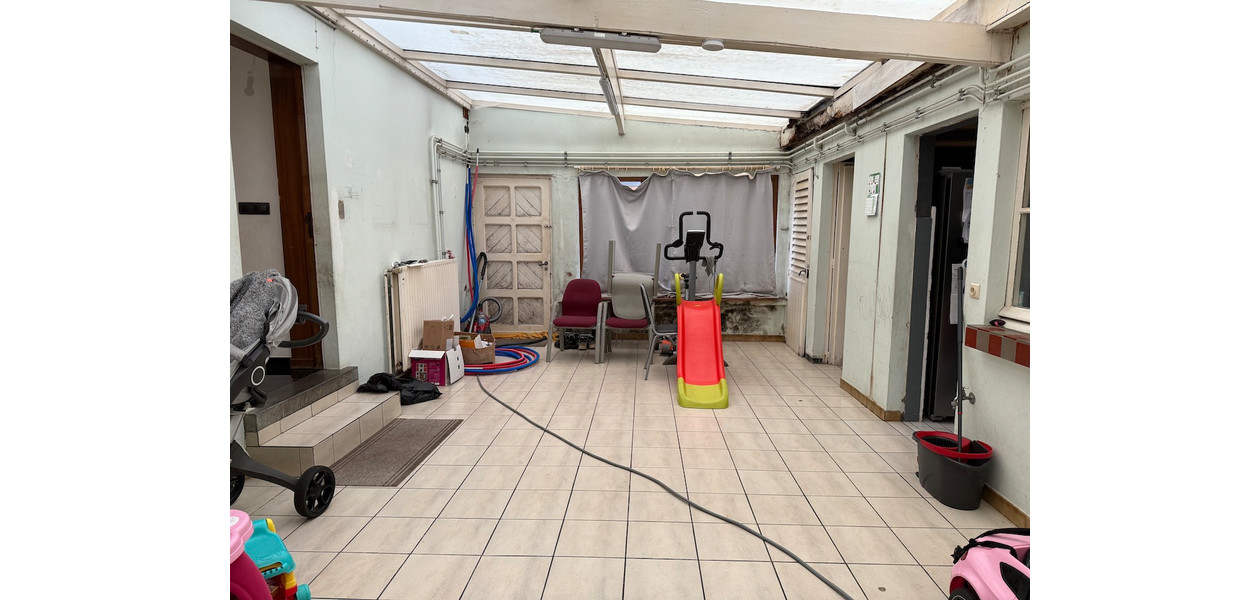 HALF OPEN BEBOUWING OP 530 M2 - 3 SLPKMRS - TUIN - GARAGE