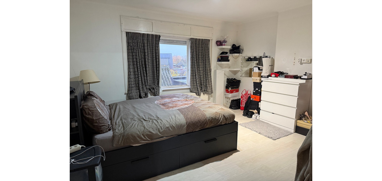 HALF OPEN BEBOUWING OP 530 M2 - 3 SLPKMRS - TUIN - GARAGE