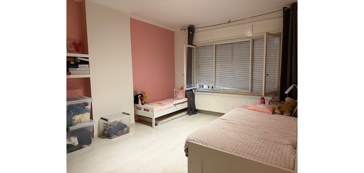 HALF OPEN BEBOUWING OP 530 M2 - 3 SLPKMRS - TUIN - GARAGE