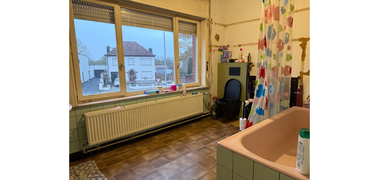 HALF OPEN BEBOUWING OP 530 M2 - 3 SLPKMRS - TUIN - GARAGE