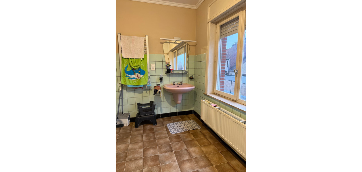 HALF OPEN BEBOUWING OP 530 M2 - 3 SLPKMRS - TUIN - GARAGE