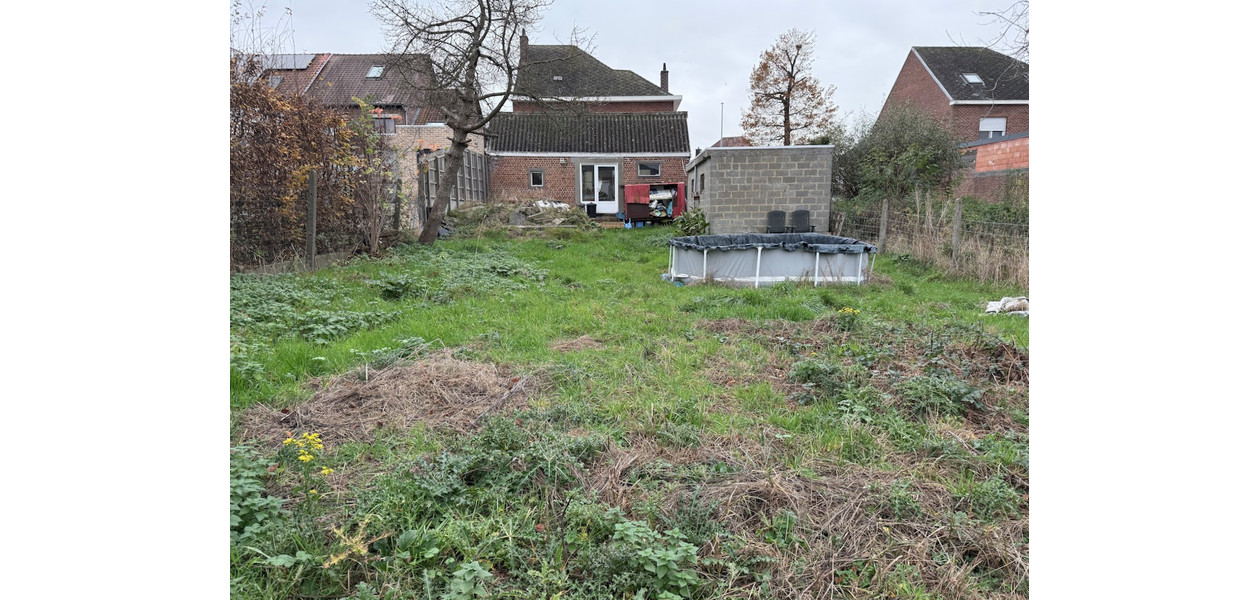HALF OPEN BEBOUWING OP 530 M2 - 3 SLPKMRS - TUIN - GARAGE