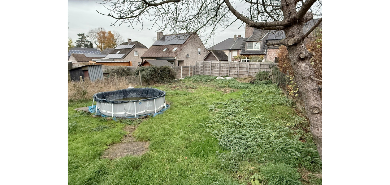 HALF OPEN BEBOUWING OP 530 M2 - 3 SLPKMRS - TUIN - GARAGE