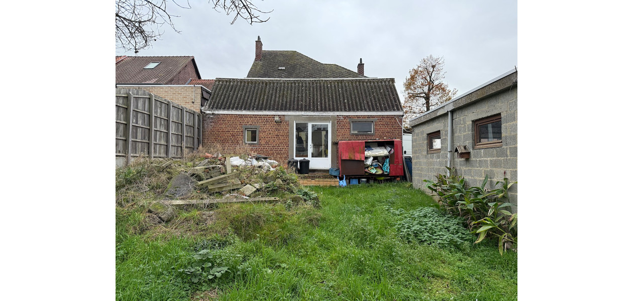 HALF OPEN BEBOUWING OP 530 M2 - 3 SLPKMRS - TUIN - GARAGE