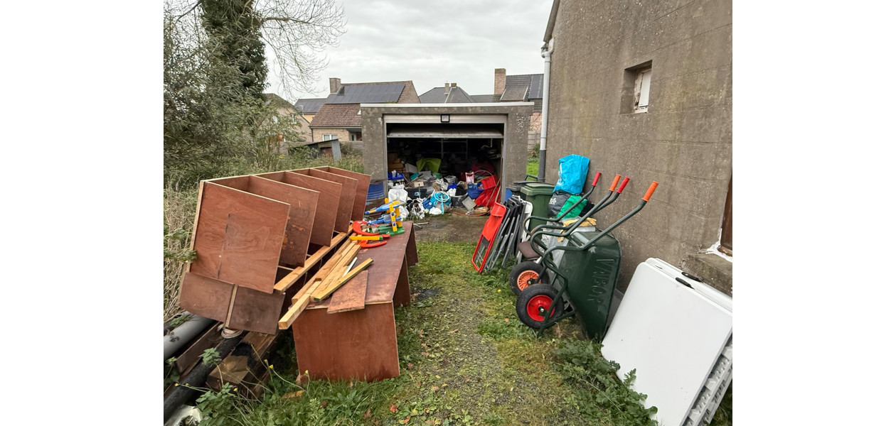 HALF OPEN BEBOUWING OP 530 M2 - 3 SLPKMRS - TUIN - GARAGE