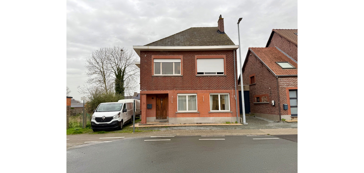 HALF OPEN BEBOUWING OP 530 M2 - 3 SLPKMRS - TUIN - GARAGE