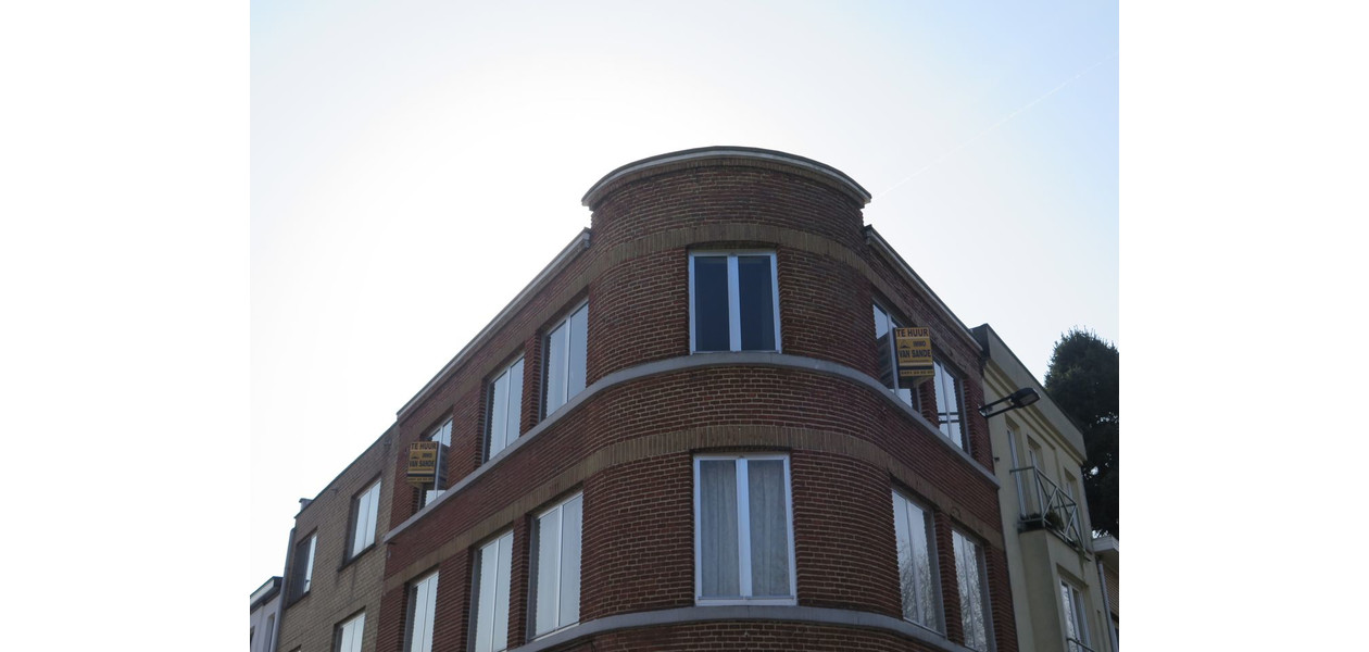 GEZELLIG APPARTEMENT, GROTE LEEFRUIMTE, VEEL LICHTINVAL