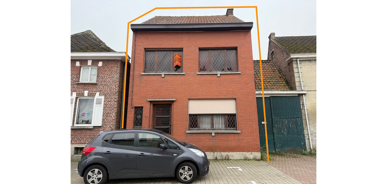 RUIME TE RENOVEREN GEZINSWONING MET TUIN