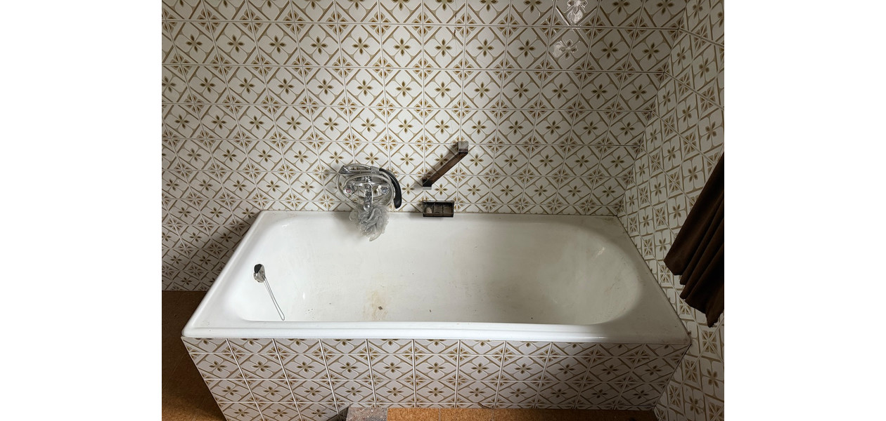 RUIME TE RENOVEREN GEZINSWONING MET TUIN