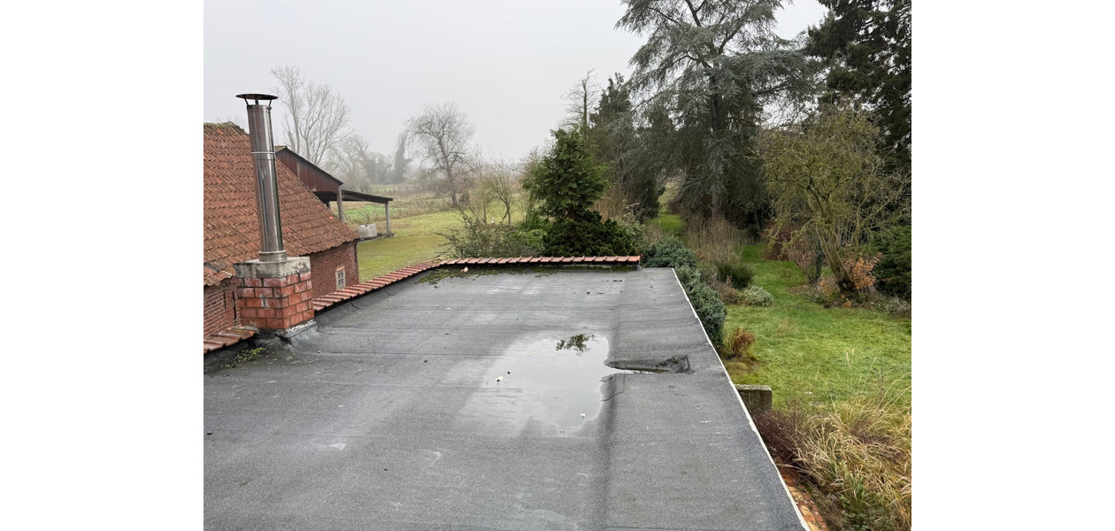 RUIME TE RENOVEREN GEZINSWONING MET TUIN