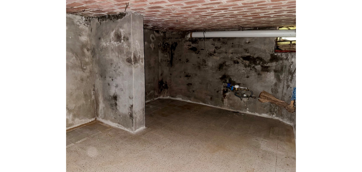 RUIME TE RENOVEREN GEZINSWONING MET TUIN