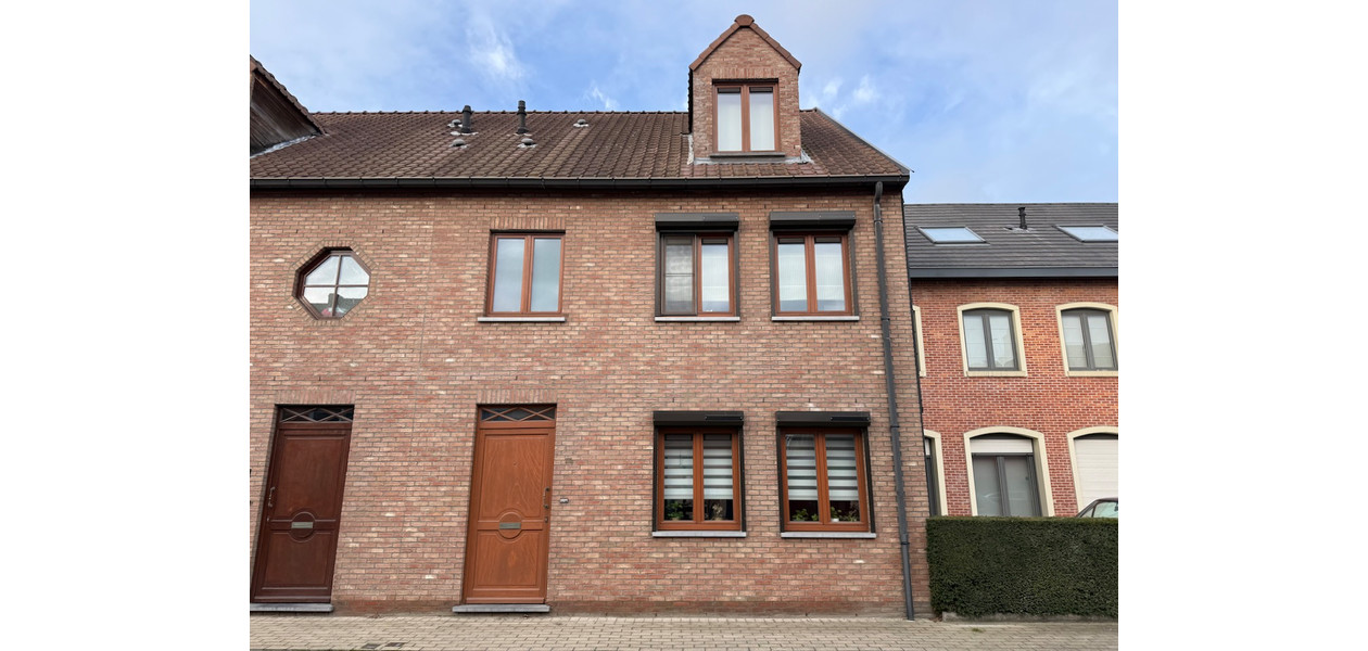 INSTAPKLARE RUIME FAMILIE WONING : 4 SLPKMRS - TUIN - GARAGE