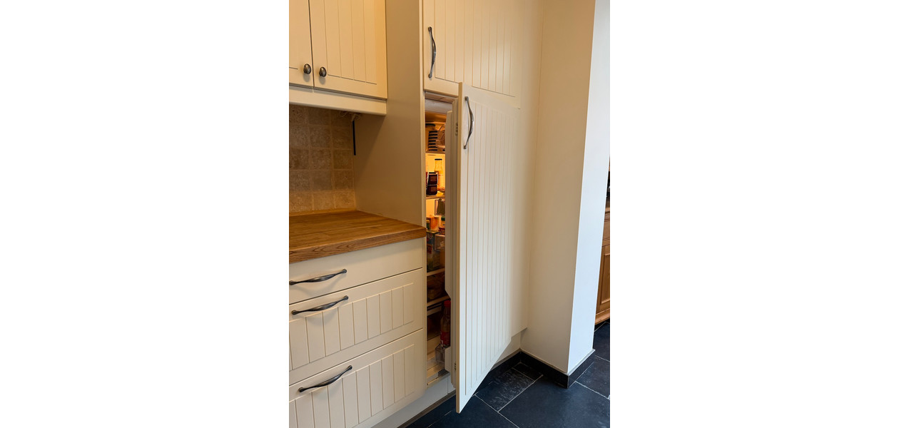 INSTAPKLARE RUIME FAMILIE WONING : 4 SLPKMRS - TUIN - GARAGE