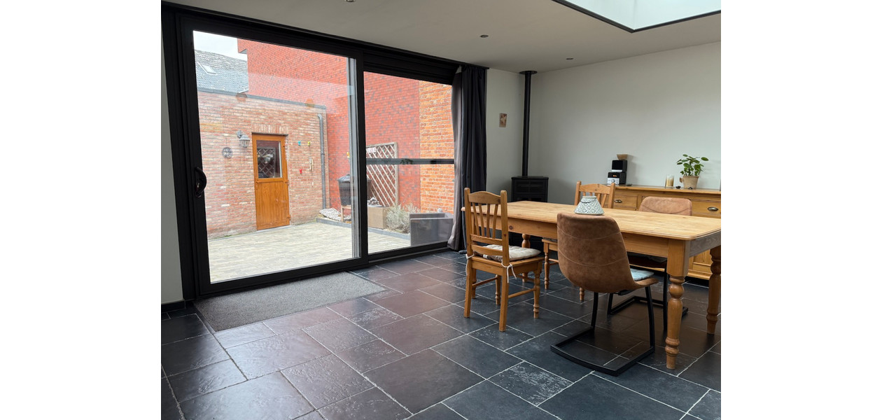 INSTAPKLARE RUIME FAMILIE WONING : 4 SLPKMRS - TUIN - GARAGE