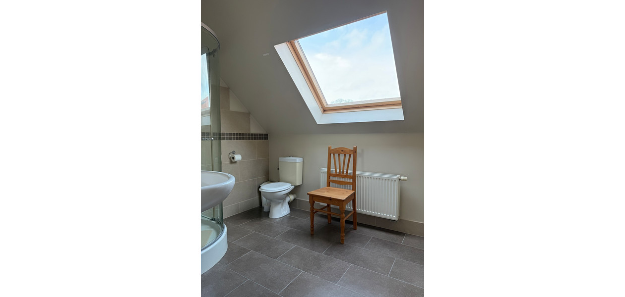 INSTAPKLARE RUIME FAMILIE WONING : 4 SLPKMRS - TUIN - GARAGE