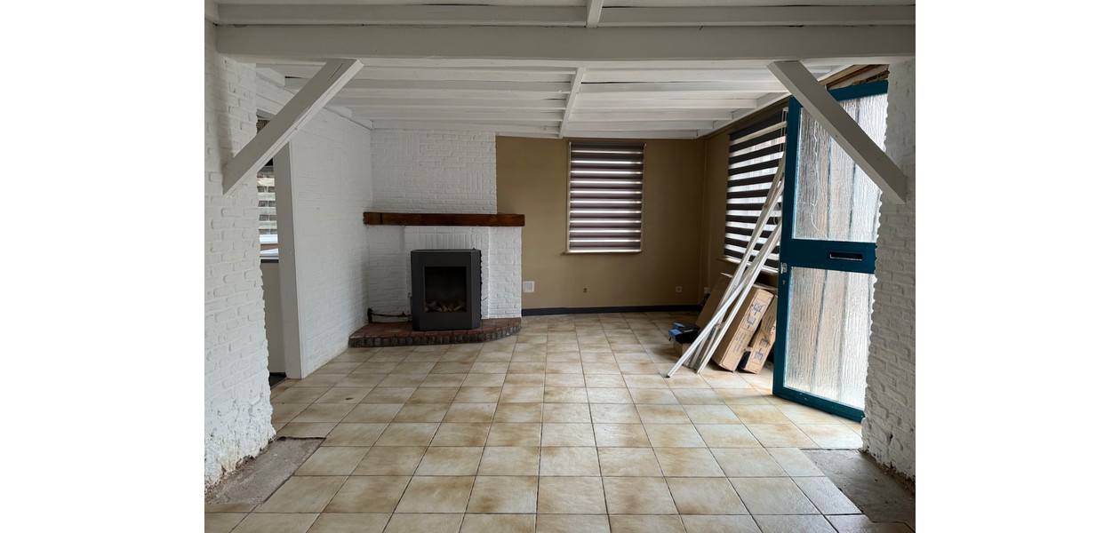 Uniek gelegen te renoveren karakterwoning,  4 slpkmrs en grote tuin