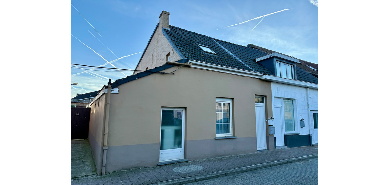 SUPER GEZELLIGE GERENOVEERDE WONING MET TUIN - INSTAPKLAAR