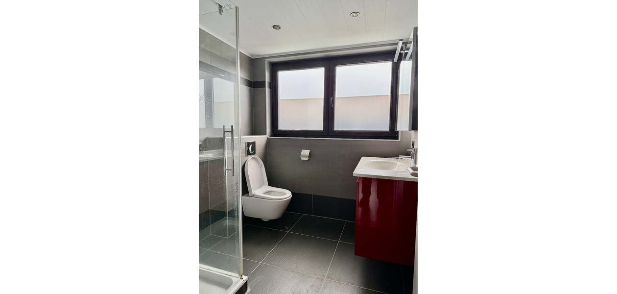 INSTAPKLARE BEL-ETAGE MET 3 SLPKMRS - TUIN & GARAGE