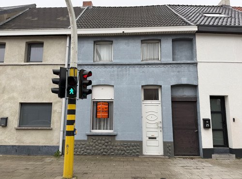 GEZELLIGE GEZINSWONING MET 3 SLAAPKAMERS EN TUIN