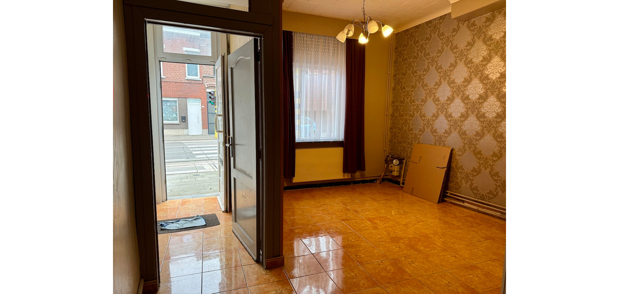 GEZELLIGE GEZINSWONING MET 3 SLAAPKAMERS EN TUIN