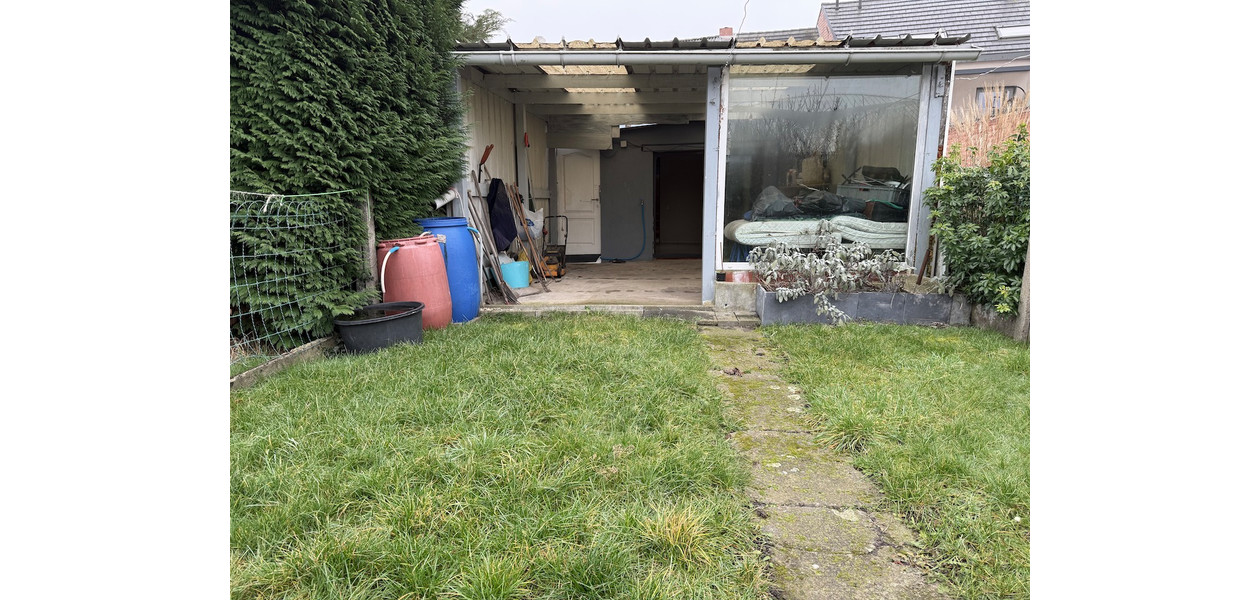 GEZELLIGE GEZINSWONING MET 3 SLAAPKAMERS EN TUIN