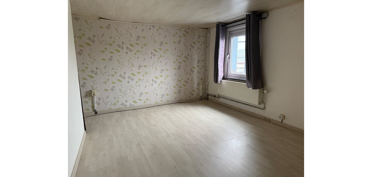 GEZELLIGE GEZINSWONING MET 3 SLAAPKAMERS EN TUIN